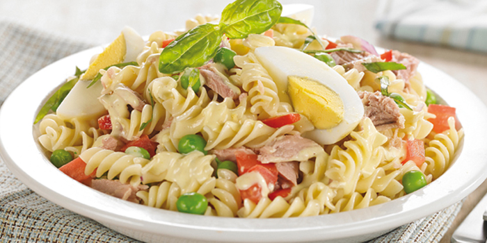 ensalada de pasta con atun